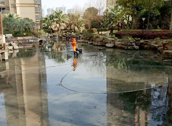 汤阴景观池淤泥清理
